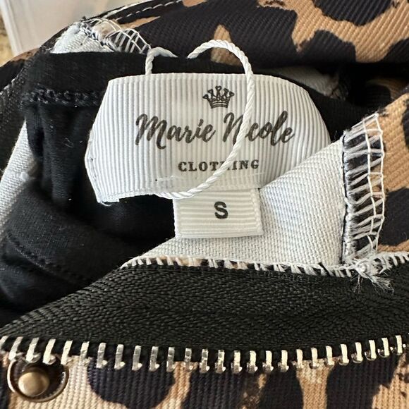 NWT Women’s 2 piece Leopard Animal Print Vest with Long Sleeve Tee - Small - Picture 8 of 8